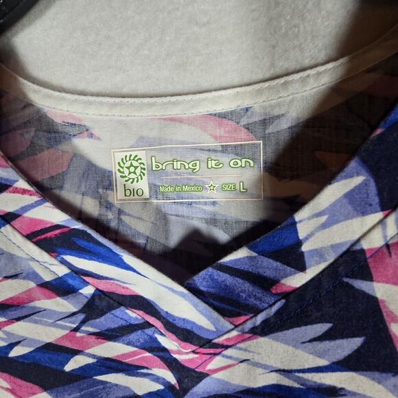 Womens Short Sleeve V Neck Scrub Top  Print Size Large - Picture 9 of 15